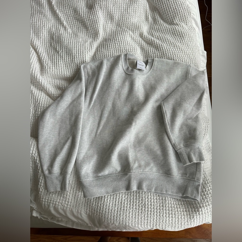 Aritzia perfect fleece crew neck sweater